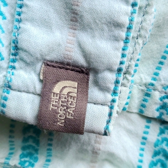 North Face Aqua and Teal Vertical Aztec Striped Outdoor Button Down Shirt S - Picture 4 of 6